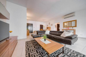 Modern and spacious 3 bedroom Apt in St Julian's